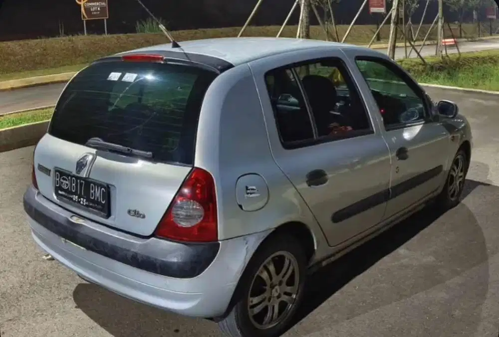 Mobil kecil murah aja