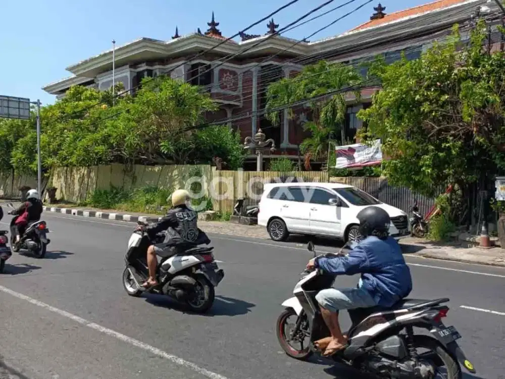 DIJUAL GEDUNG EX BANK DAERAH RENON DENPASAR