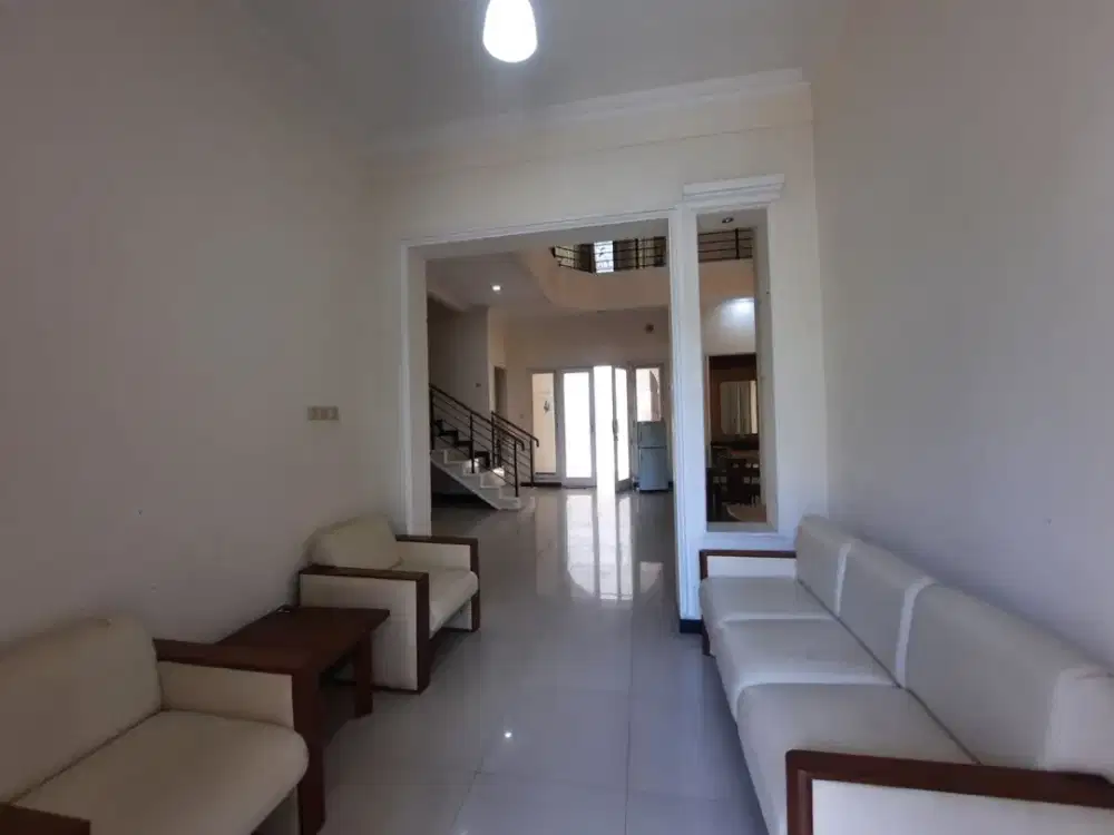 AUD.A035 Rumah Dharmahusada Indah Timur Strategis dekat Mall, Murah