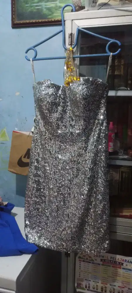 Baju pesta gaun