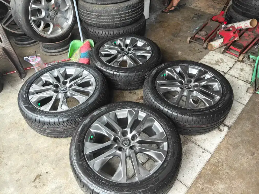 Jual vleg OEM zenix Q R18 pcd 5x114.3 kond mulus ban 99% nik 2025 4pcs