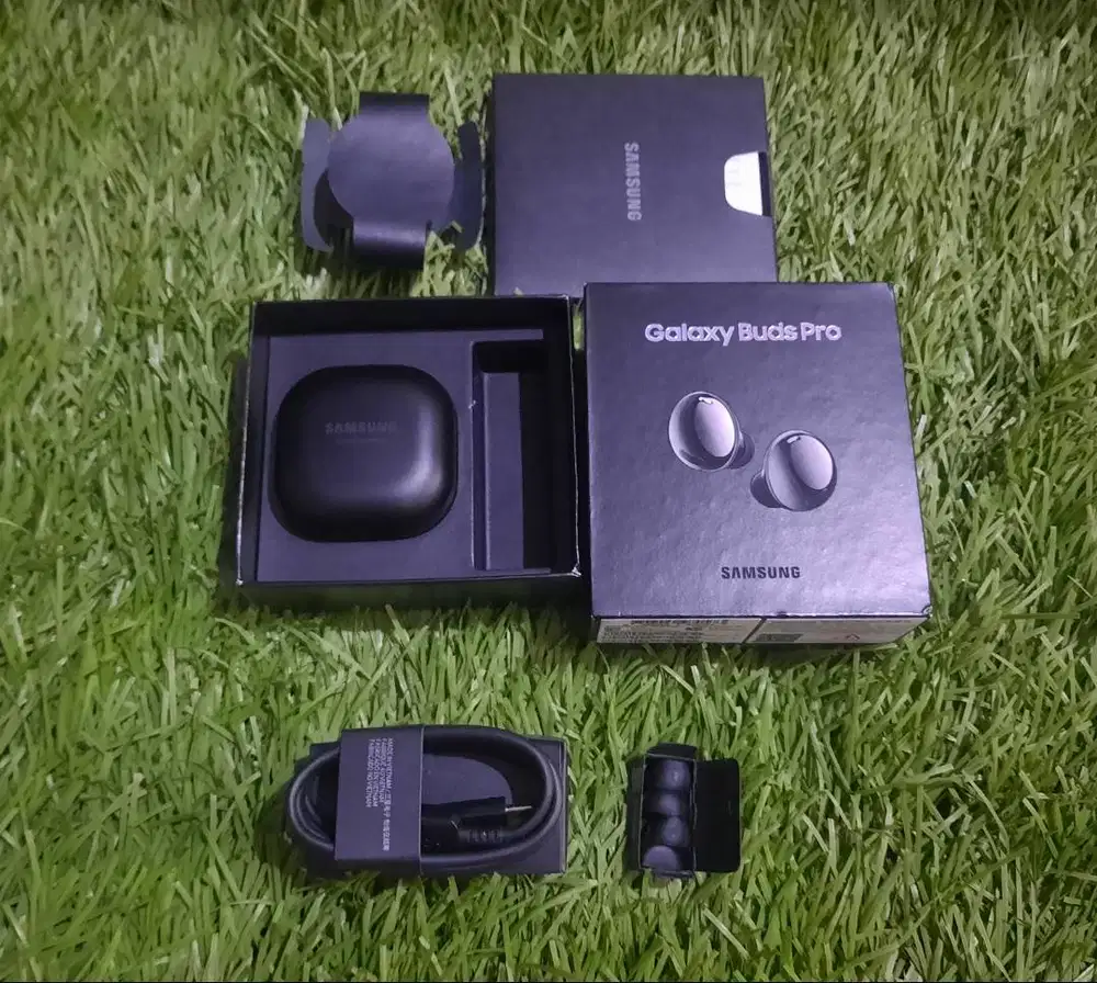 Samsung Galaxy Buds Pro + Bonus Case Ringke