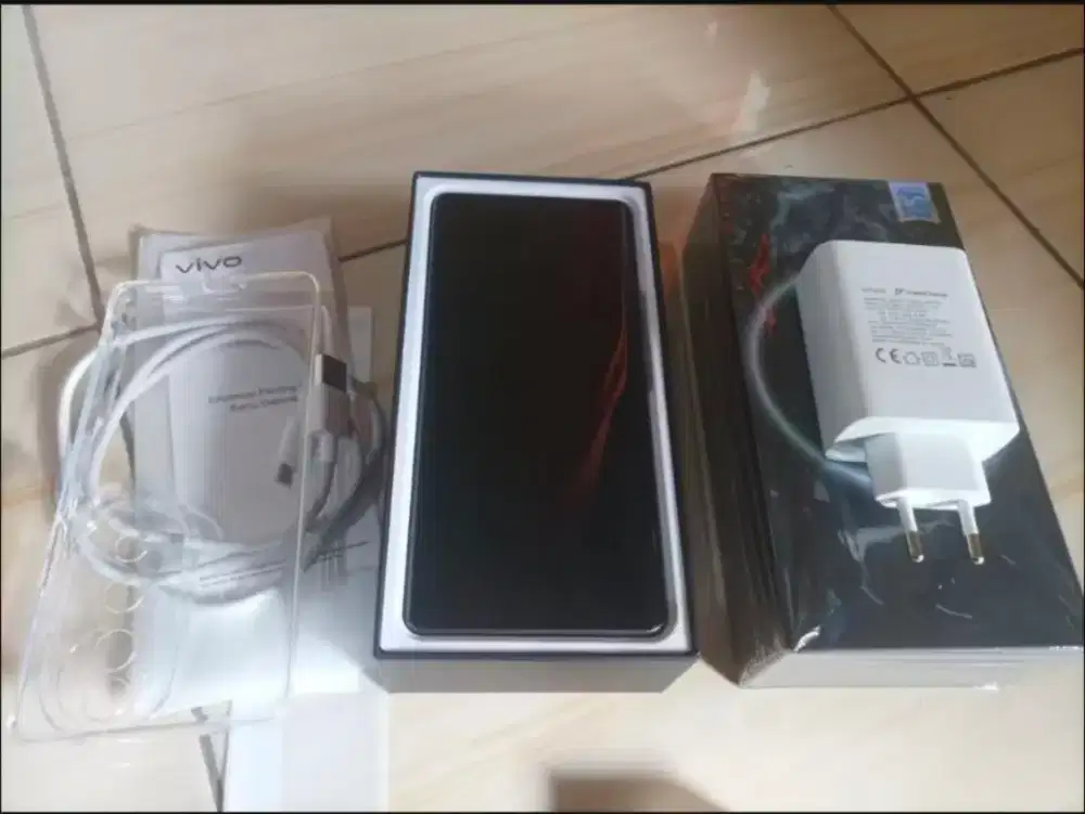 Vivo V40 512GB Garansi 2027