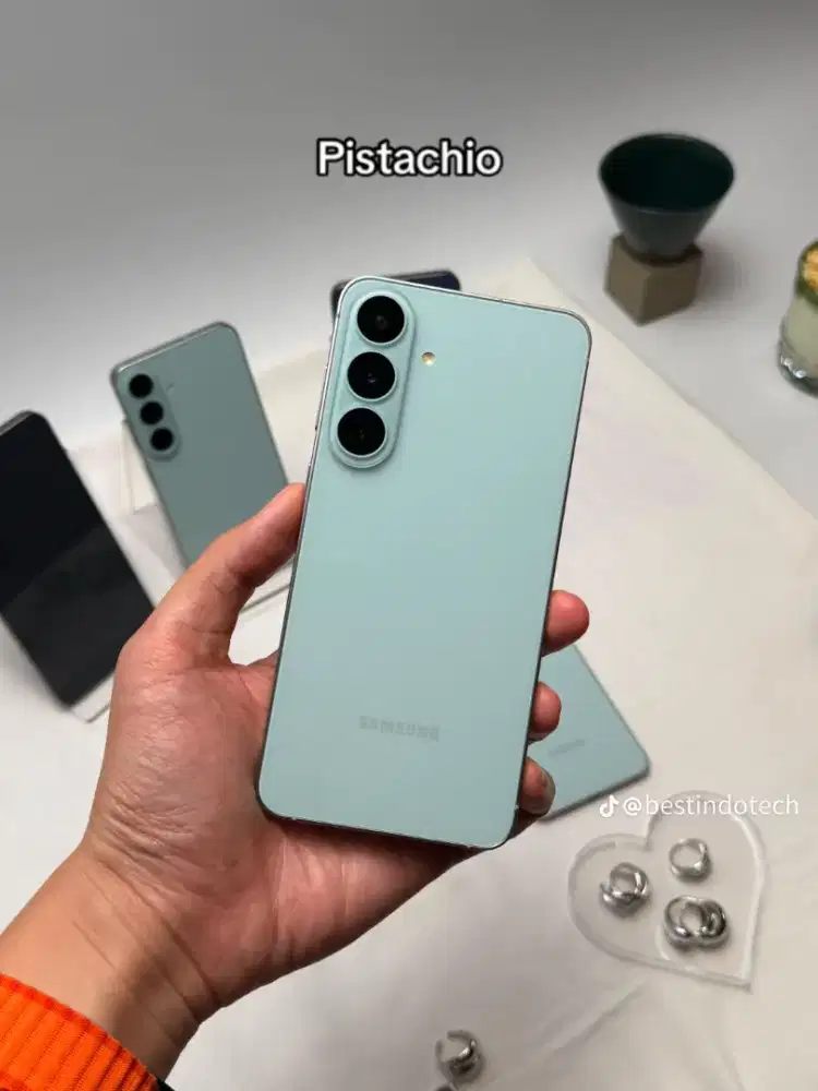 Samsung galaxy S26FE pistachio