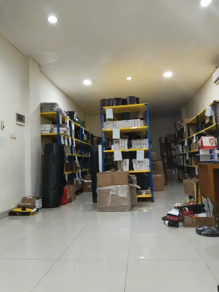 Kurir dan packing