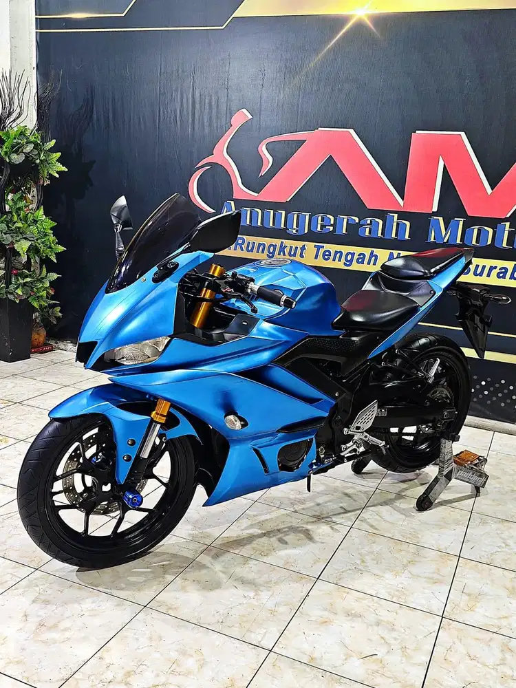 Yamaha R25 warna Hitam Mewah Top Th 2019. Anugerah Motor Rungkut