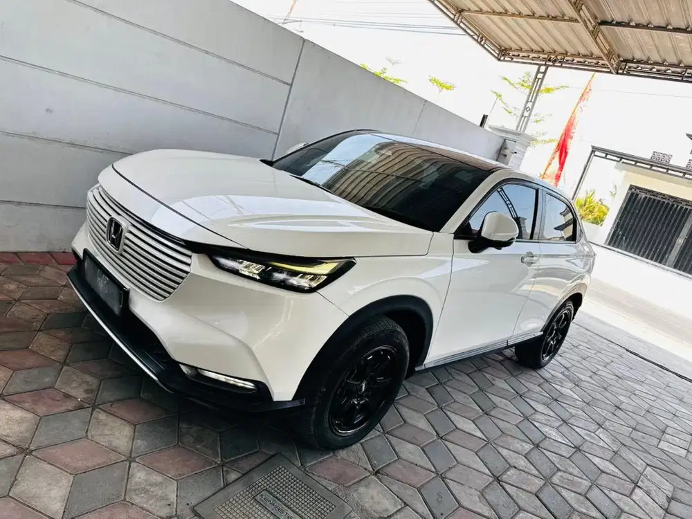 HRV putih 2022 New SE At automatic sun roof Metic HR-v