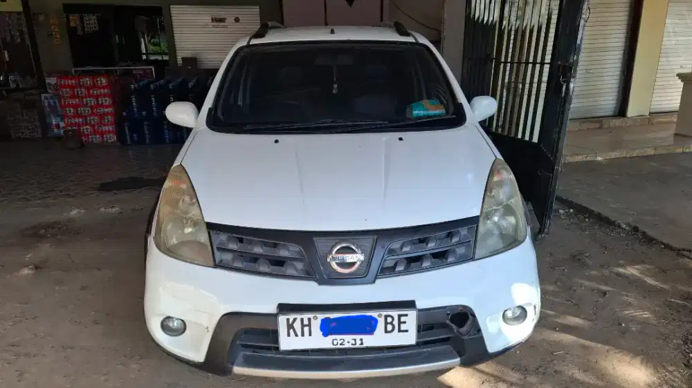 NISSAN LIVINA X-GEAR THN 2011