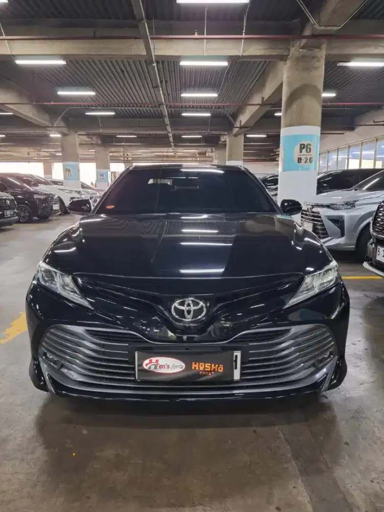 TOYOTA CAMRY V 2019 HITAM TERAWAT