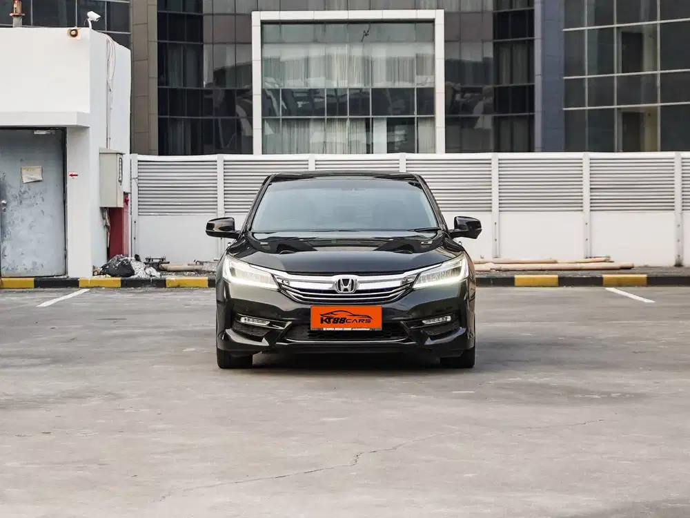 Accord VTiL 2.4 AT Hitam 2016
