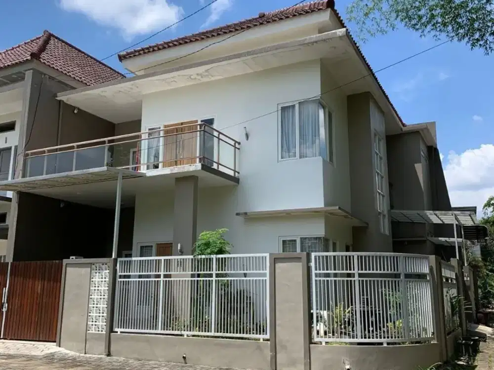Rumah Cantik Full Furnished Siap Huni Lokasi Tlogomas Malang
