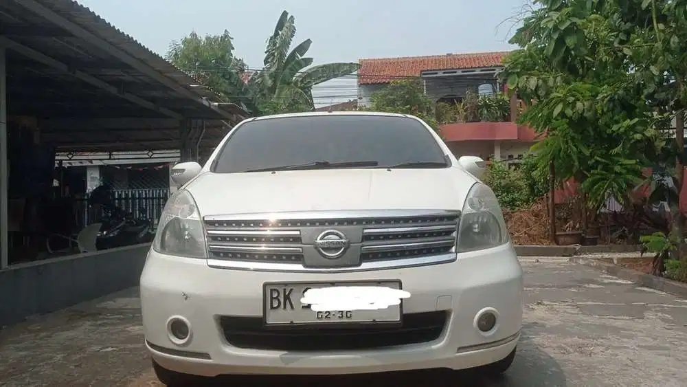 Nissan Grand livina 2010 Bensin