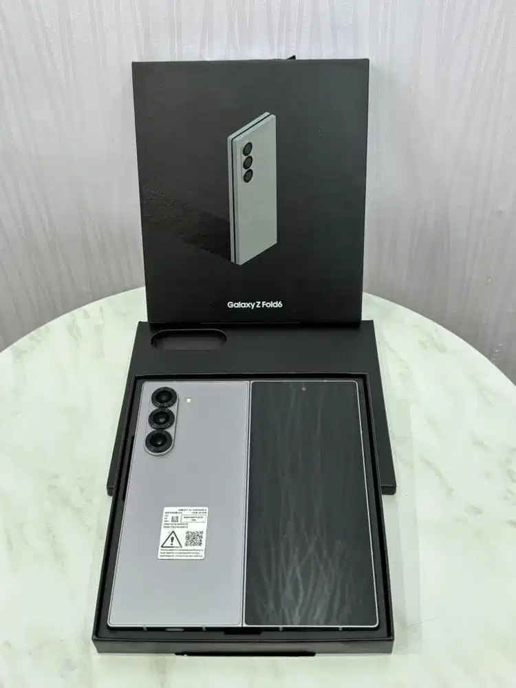 SAMSUNG Galaxy Zfold 6 RAM 12/256GB mulus full set original