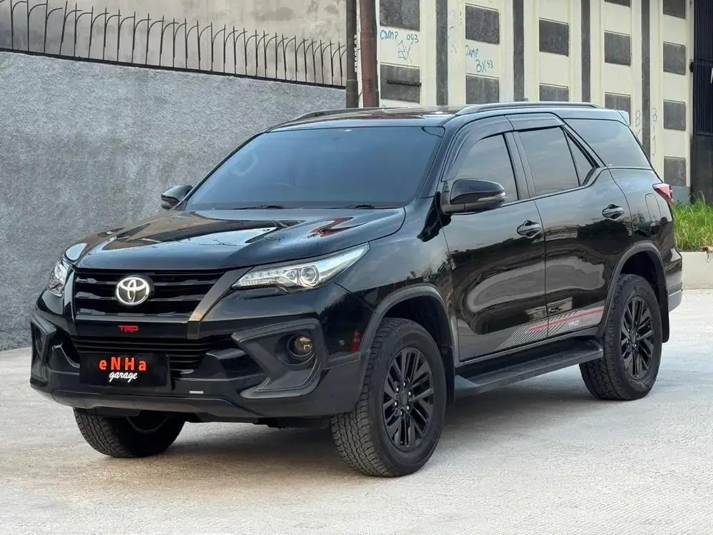 Toyota Fortuner VRZ TRD 2.4 A/T 2018.. eNHa garage Semarang..