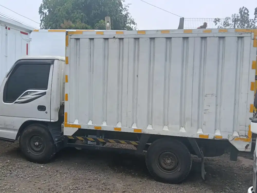Isuzu elf NHR55 ps100 engkel std box 2010