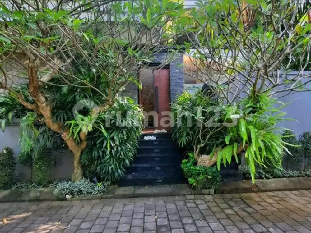 Villa Mewah Freehold di Jimbaran Lokasi Eksklusif