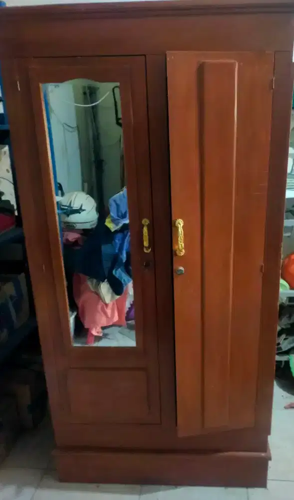 LEMARI PAKAIAN BAHAN KAYU SEMUA ADA  KACANYA