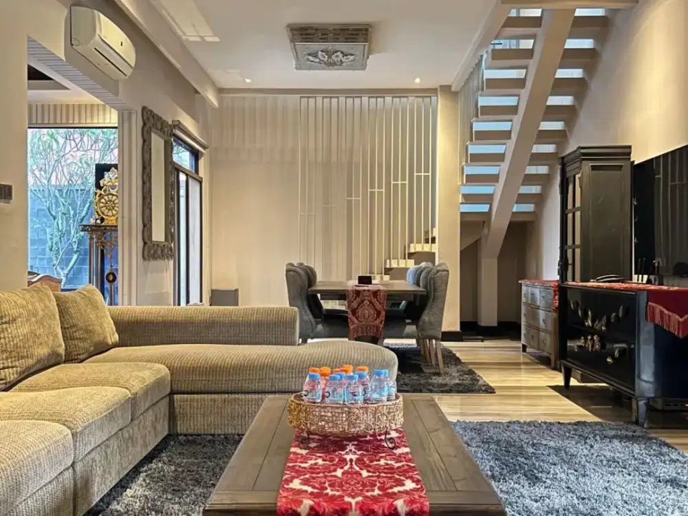 Rumah Mewah Cantik Siap Huni di Sayap Buahbatu Bandung