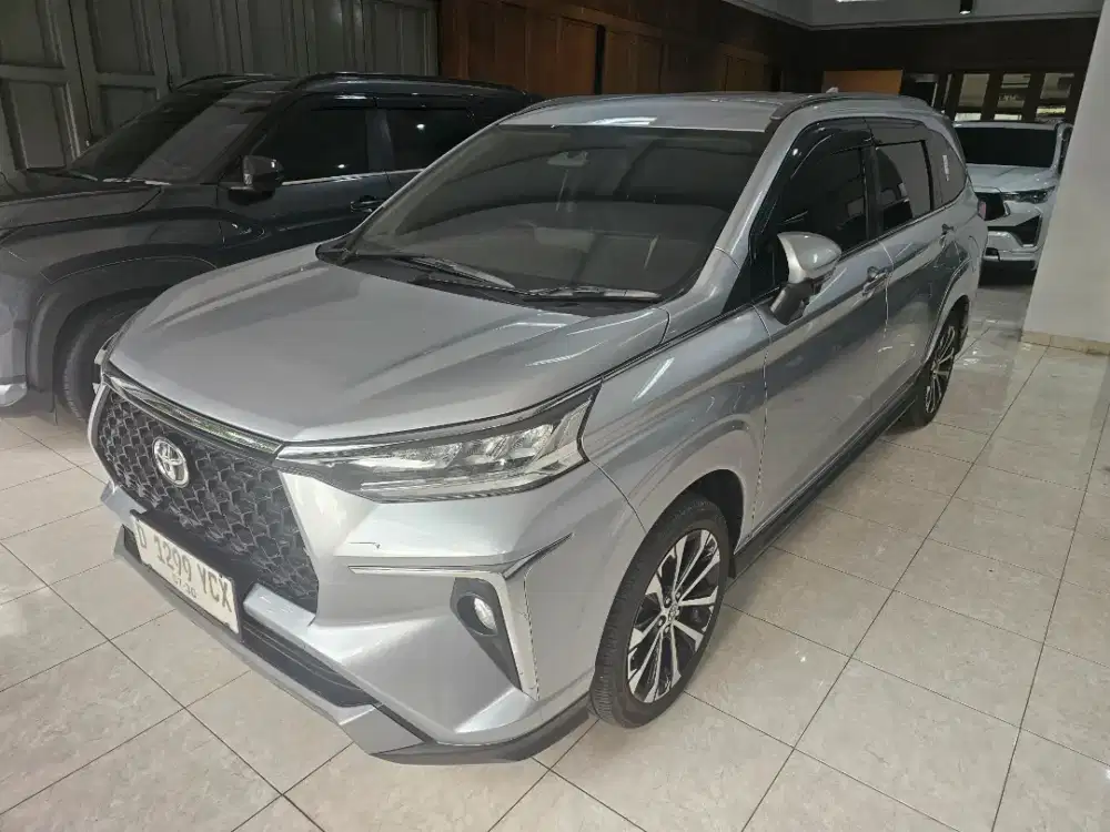 Toyota veloz Q tss at 2025 silver, km 51rb