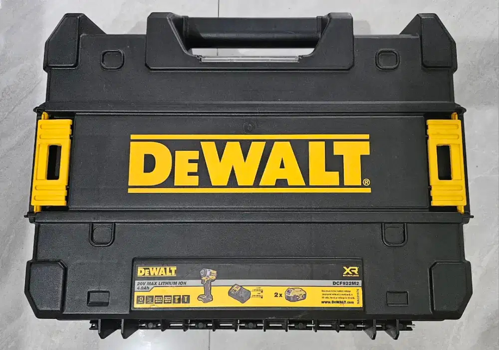 DEWALT DCF922M2 Mesin Pembuka Baut Baterai Cordless Brushless