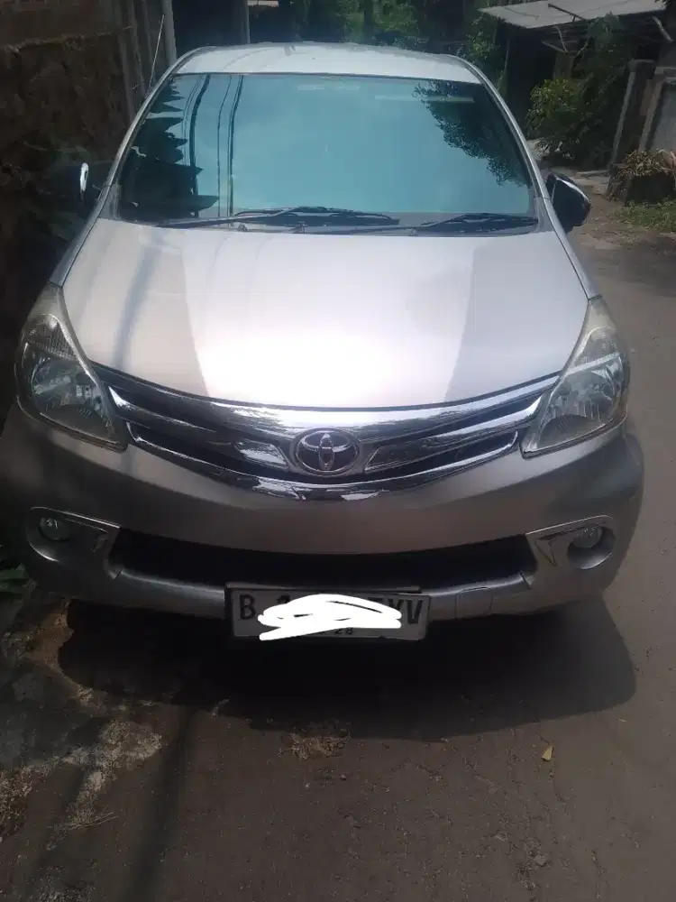 Avanza G at 1300cc, very low km