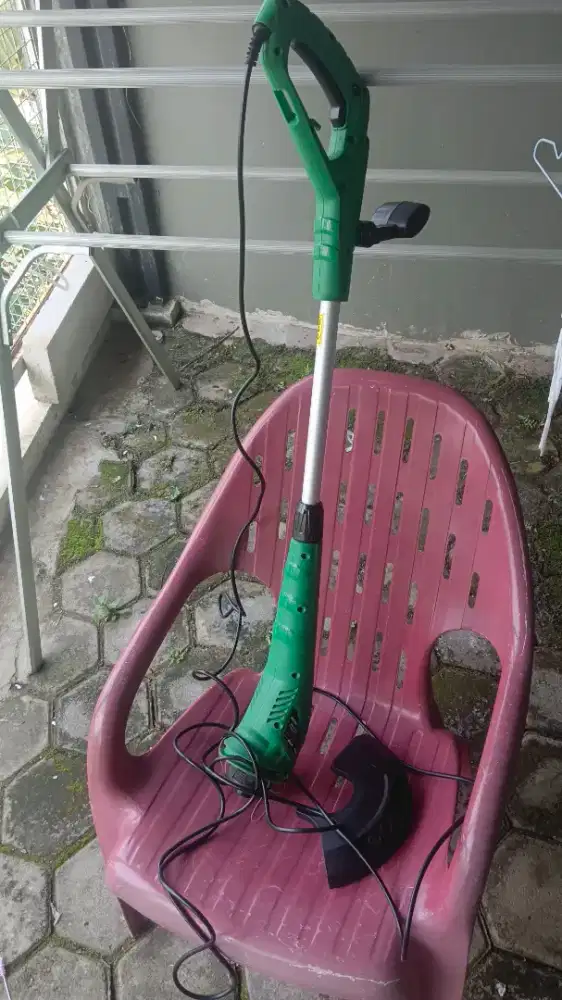 Mesin potong rumput krisbow