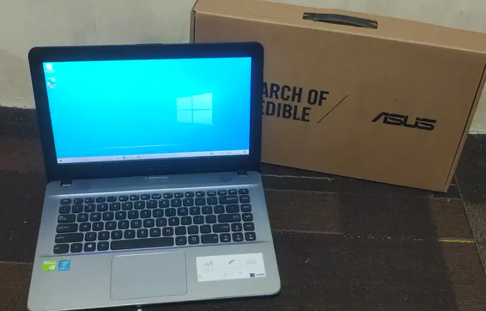 laptop Asus Vivobook Intel Core i3-6006U RAM 8GB SSD 128GB+HDD500GB