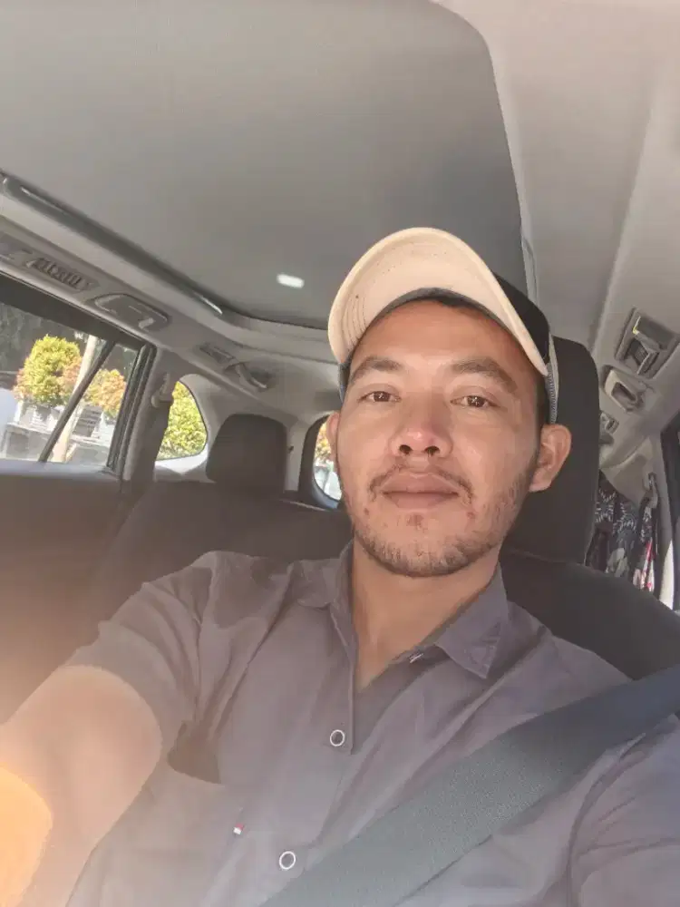 Saya mencari kerja sebagai driver pribadi SIM A