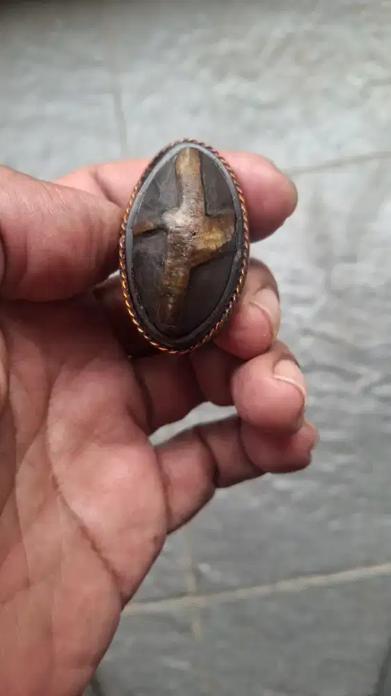 Cincin batu coral tapak jalak