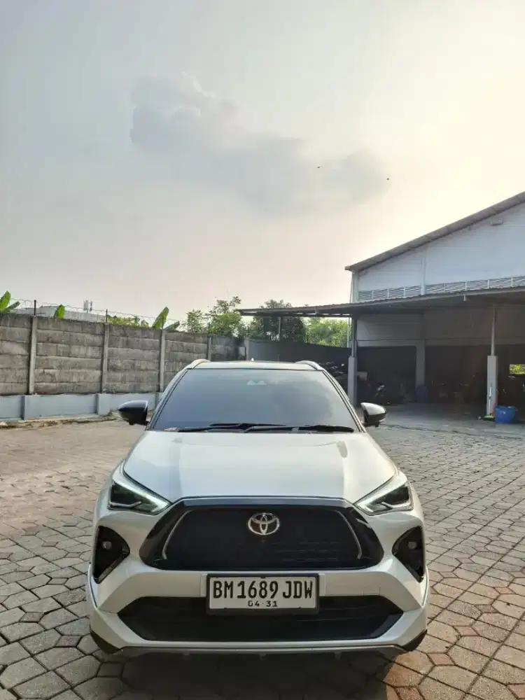 Yaris cross hybrid 2023 matic. Km 11rb antik