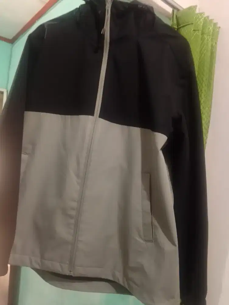 Preloved Jaket Converse anti air