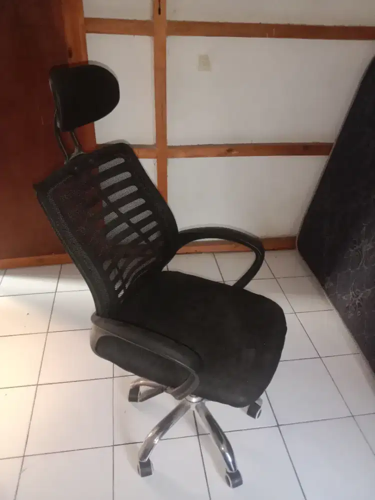 Kursi Kantor Ergonomis Bekas + Headrest | Mesh | Kondisi Siap Pakai