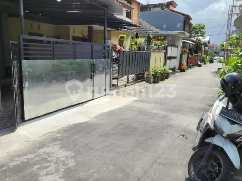 Rumah Minimalis 2 Lantai 3 Kamar, Ada Toko Kecil Lokasi Strategis