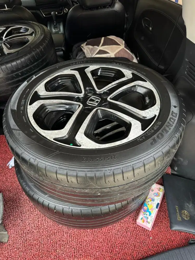 JUAL VELG + BAN ORI HRV (mobil pribadi)