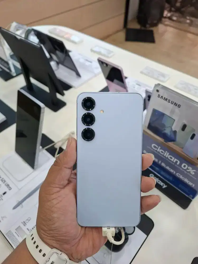 Samsung Galaxy S25 Base 12/256 garansi resmi