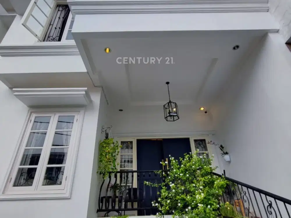 Dijual Rumah Semi Furnish Lokasi Strategis Di Jl Raya Ragunan