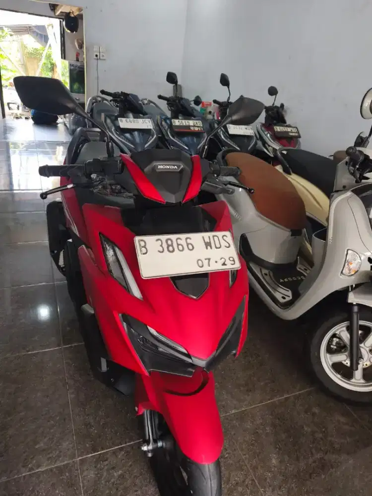 JUAL HONDA VARIO 160 2024 KM LOW 9 RB