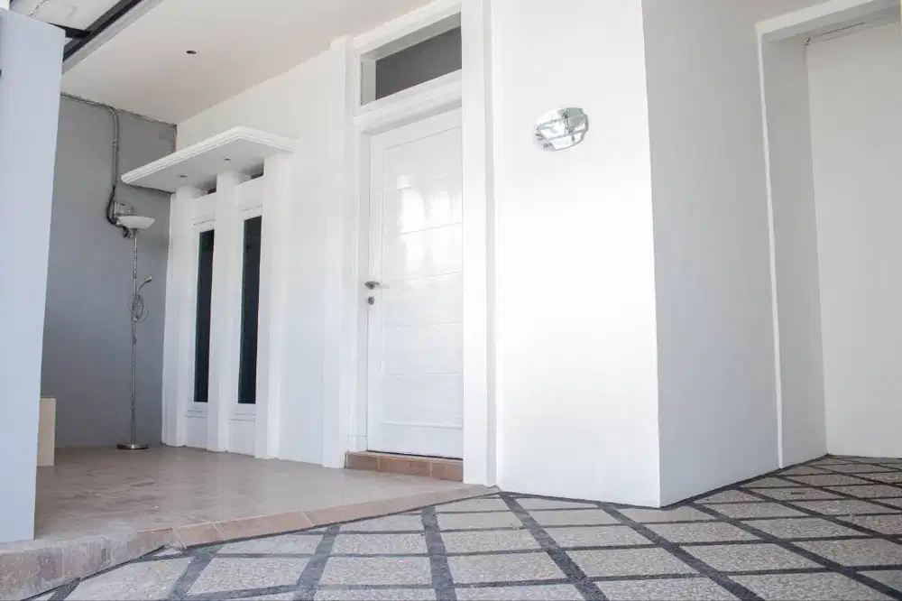 Dijual Rumah Modern 2 Lantai Siap Huni Semi Furnished di Nata Endah