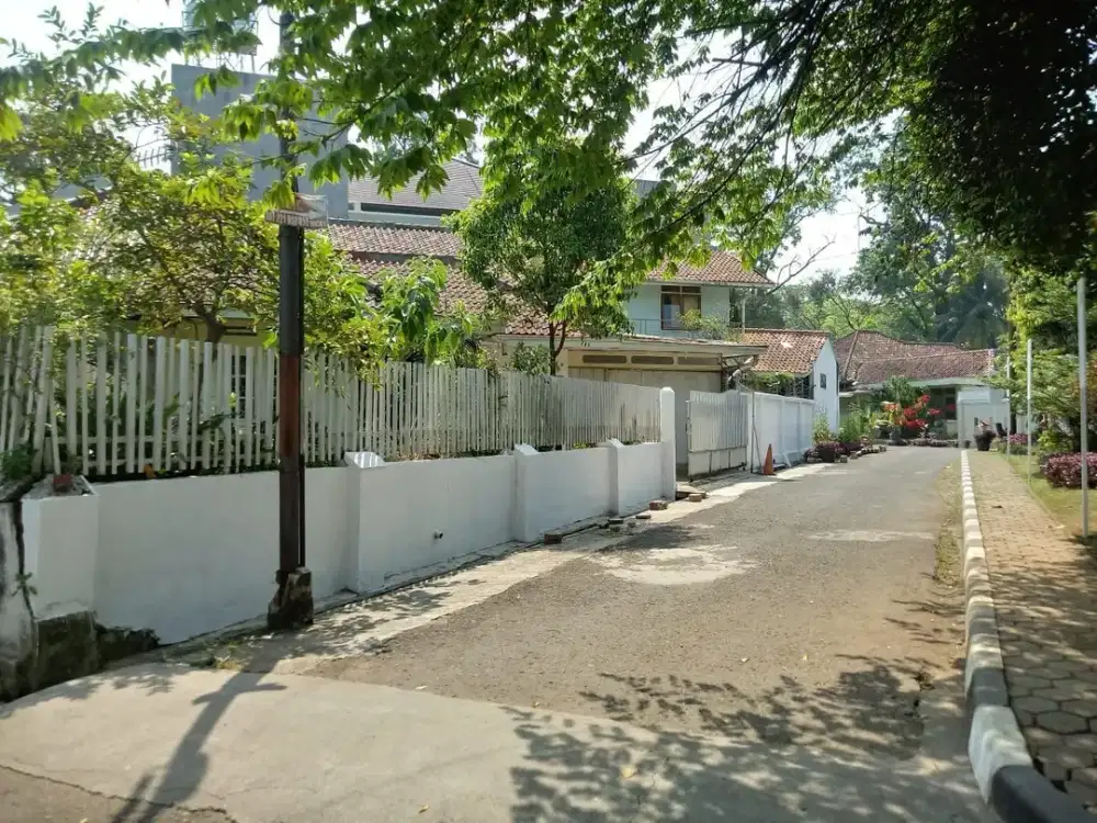 Rumah di Cipaganti Bandung, Taman Curie, Jarang Ada