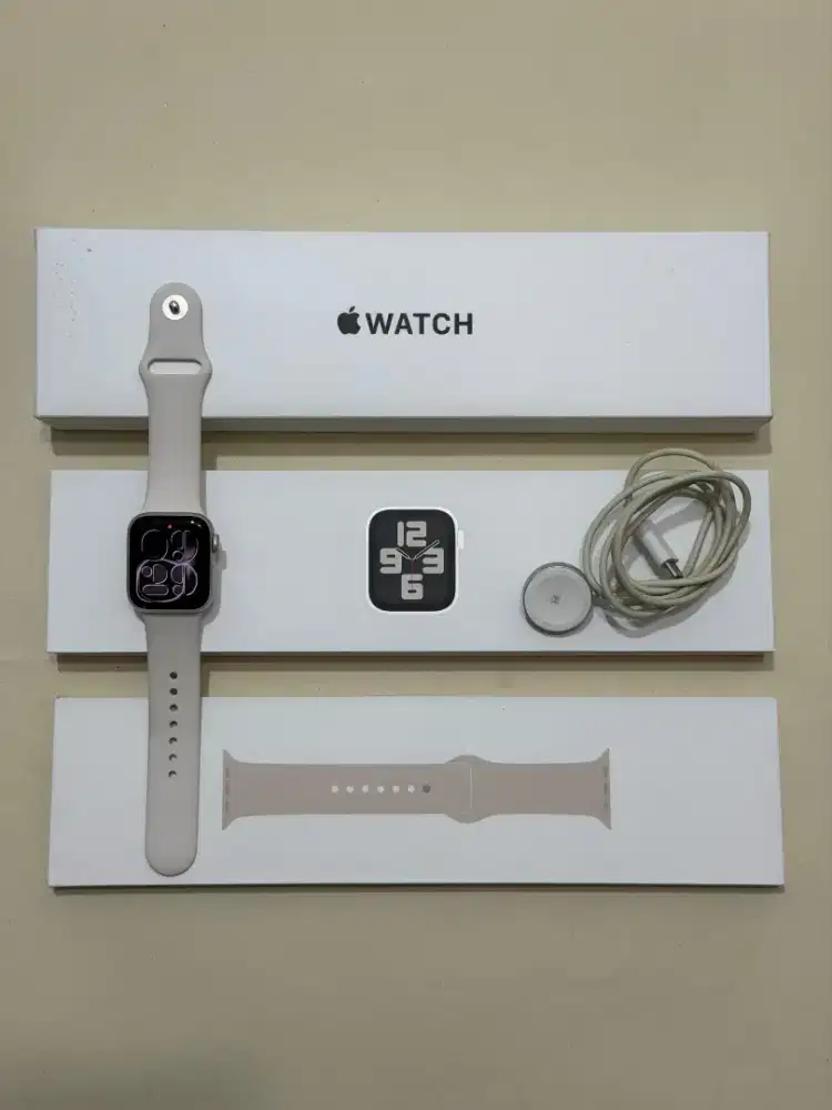 Apple Watch SE Gen2 40mm - Starlight - Resmi Indo