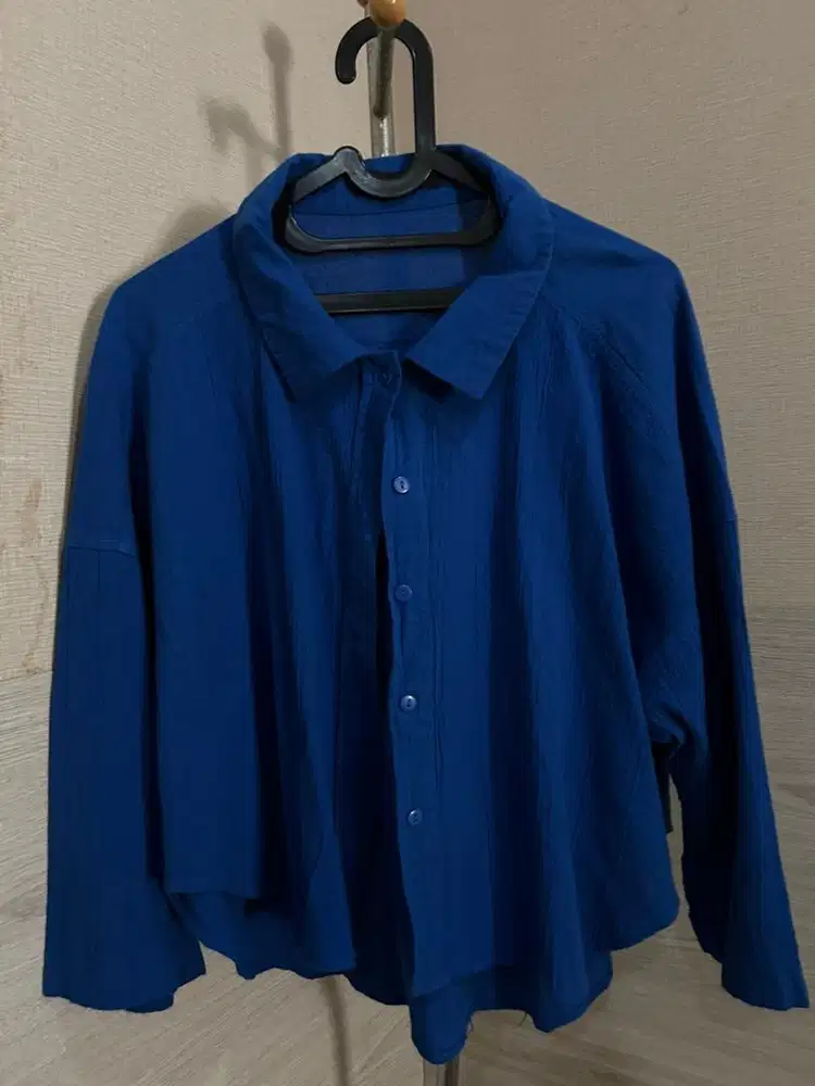 Kemeja Biru dan Terusan