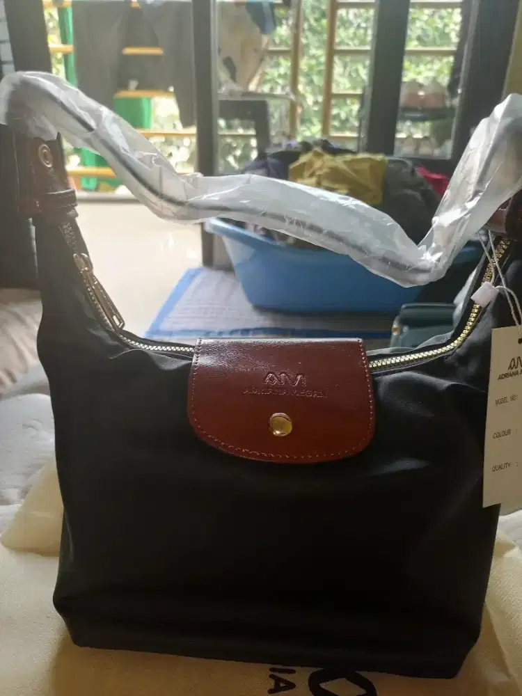 Tas Adriana megan