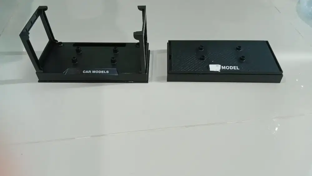 Tatakan Diecast Mobil