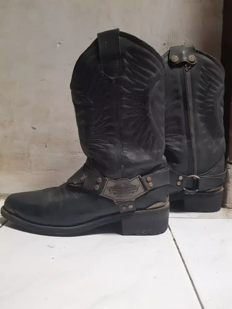 Sepatu buat Motoran