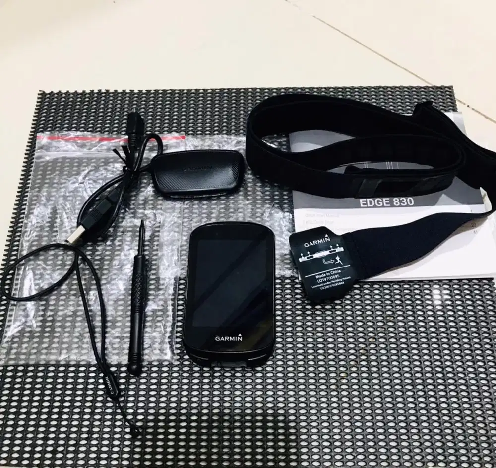 UNIT GARMIN EDGE 830 WITH HR MONITOR SENSOR GARMIN