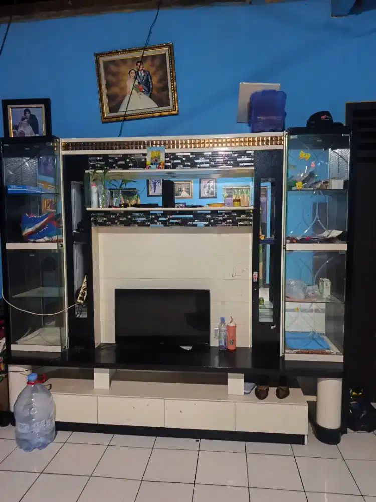 DIJUAL LEMARI HIAS TV