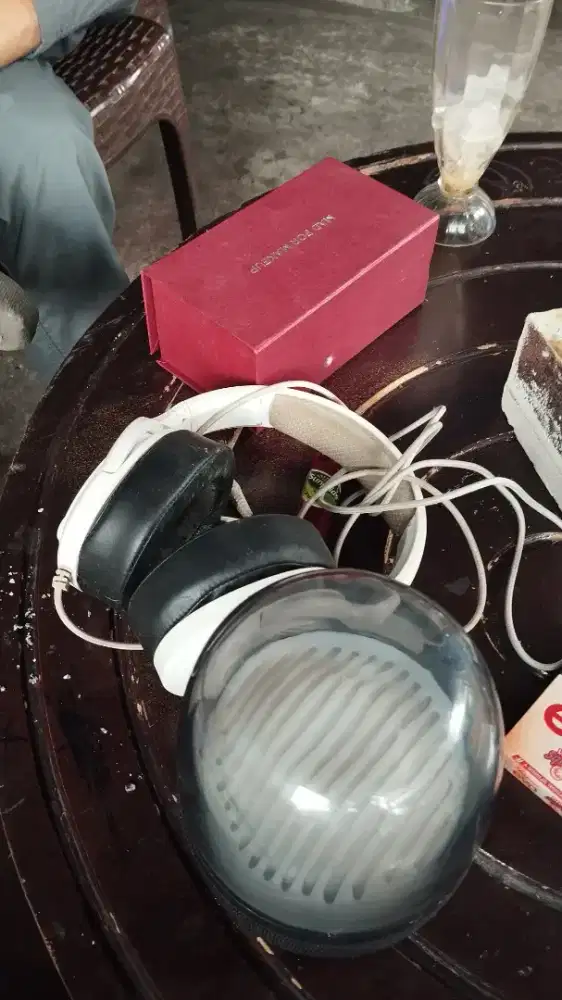 speaker, kaca mata, headset, power bank