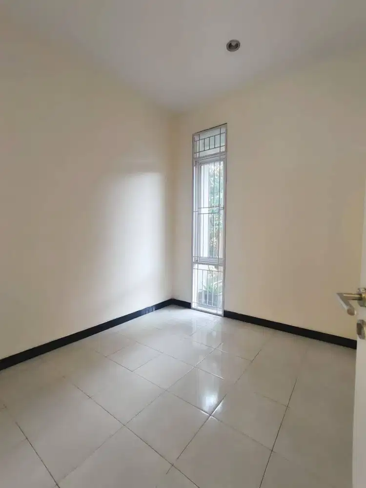 Dijual Rumah Siap Huni di Taman Kopo Indah (TKI) V