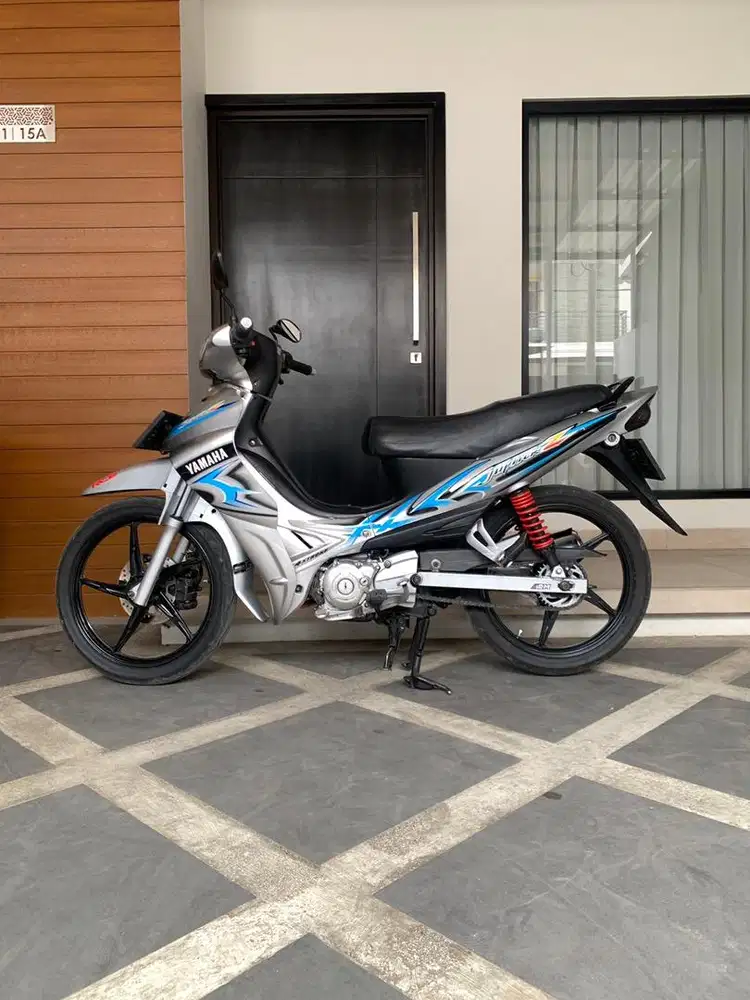YAMAHA JUPITER Z 2005 CW PAJAK ON, SURAT LGKP, MESIN ENAK SIAP PAKAI