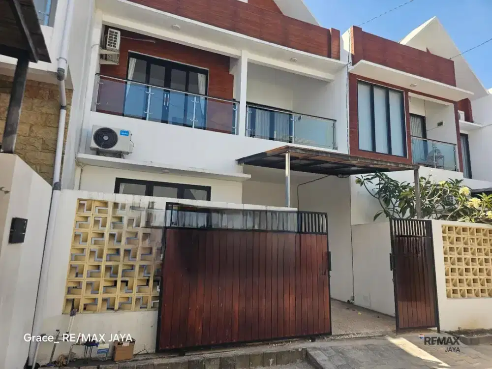 Rumah Minimalis ada Pool Dijual di Komplek Villa Privat Mumbul Benoa